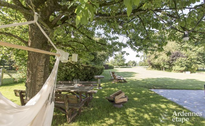 Ruime vakantiewoning voor 9 personen in Tinlot met 4 slaap- en badkamers,  zwembad, priv�tuin en speelvoorzieningen