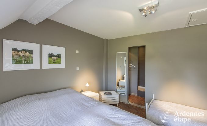 Ruime vakantiewoning voor 9 personen in Tinlot met 4 slaap- en badkamers,  zwembad, priv�tuin en speelvoorzieningen