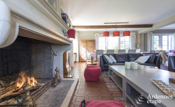 Ruime vakantiewoning voor 9 personen in Tinlot met 4 slaap- en badkamers,  zwembad, priv�tuin en speelvoorzieningen