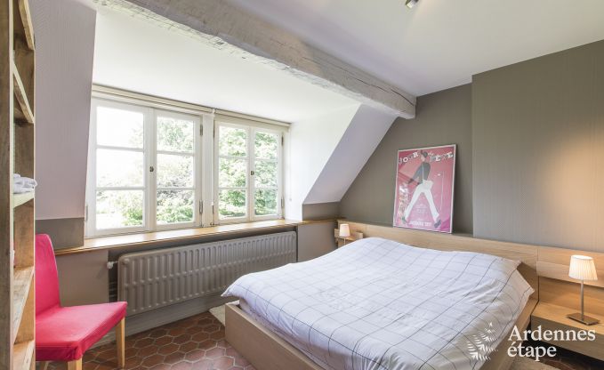 Ruime vakantiewoning voor 9 personen in Tinlot met 4 slaap- en badkamers,  zwembad, priv�tuin en speelvoorzieningen