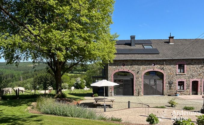 Oude gerenoveerde schuur voor 10 personen op de C�tes de Wanne