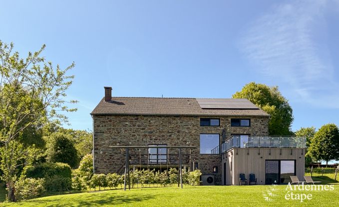 Oude gerenoveerde schuur voor 10 personen op de C�tes de Wanne