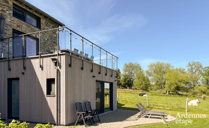 Oude gerenoveerde schuur voor 10 personen op de C�tes de Wanne