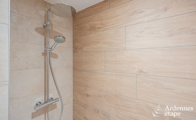 Oude gerenoveerde schuur voor 10 personen op de C�tes de Wanne