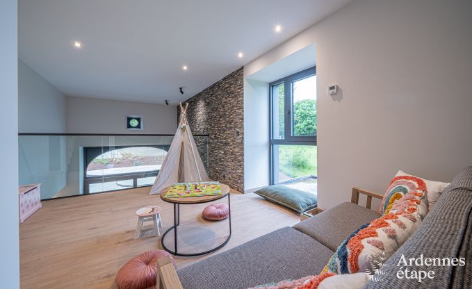 Oude gerenoveerde schuur voor 10 personen op de C�tes de Wanne