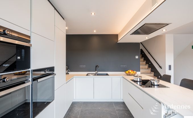 Oude gerenoveerde schuur voor 10 personen op de C�tes de Wanne