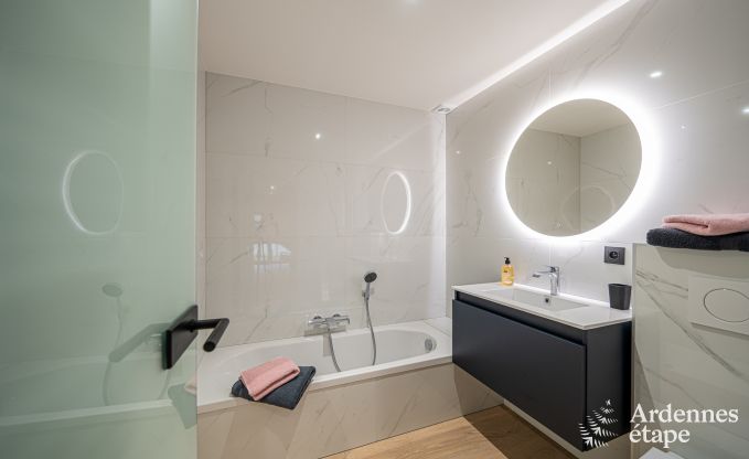 Oude gerenoveerde schuur voor 10 personen op de C�tes de Wanne