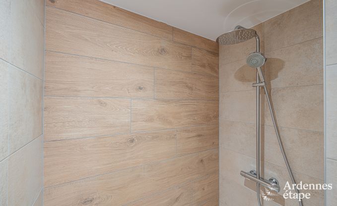 Oude gerenoveerde schuur voor 10 personen op de C�tes de Wanne