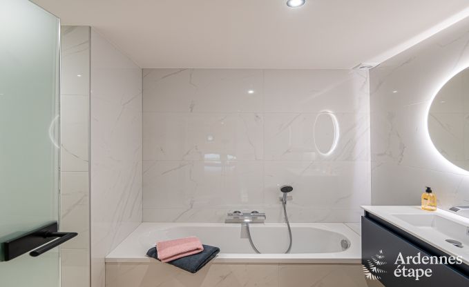 Oude gerenoveerde schuur voor 10 personen op de C�tes de Wanne