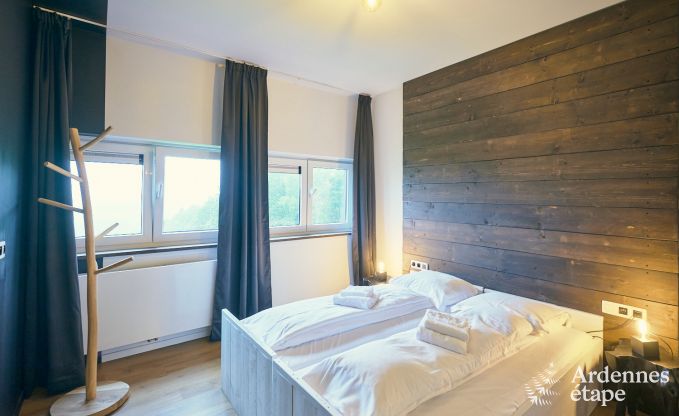 Ruime luxe vakantiewoning met binnenzwembad in Trois-Ponts, Ardennen