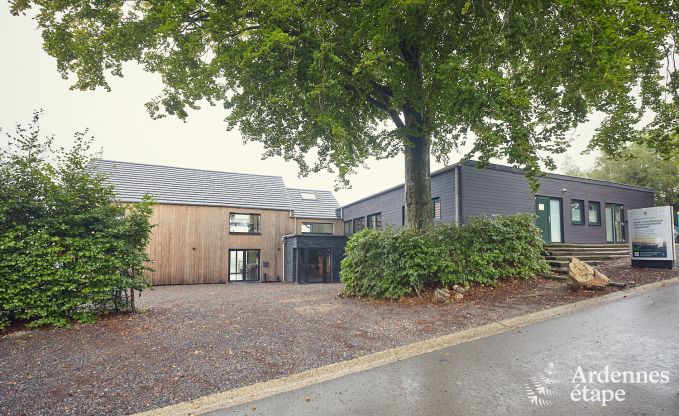 Ruime luxe vakantiewoning met binnenzwembad in Trois-Ponts, Ardennen