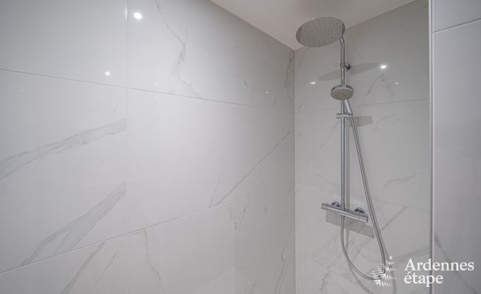 Oude gerenoveerde schuur voor 10 personen op de C�tes de Wanne