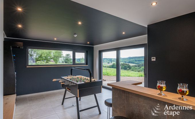 Oude gerenoveerde schuur voor 10 personen op de C�tes de Wanne