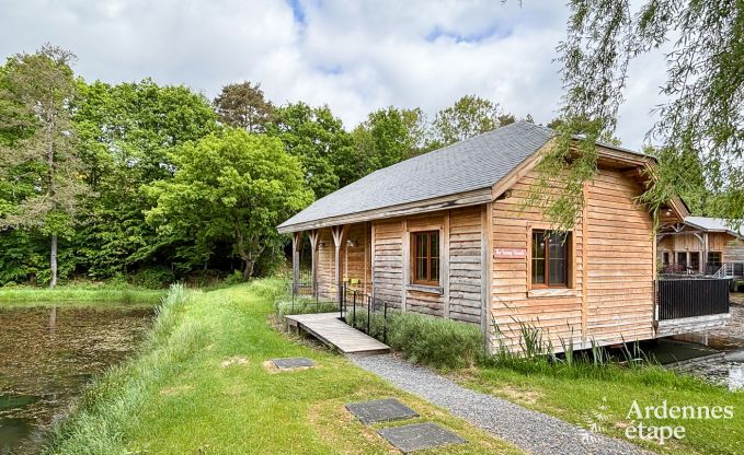 Bijzondere paalwoning voor 4 personen, op een vijver in Vencimont