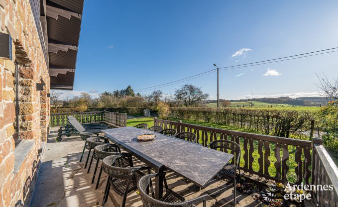 Comfortabel chalet in Vencimont voor 10 personen met moderne voorzieningen en privtuin in de Ardennen