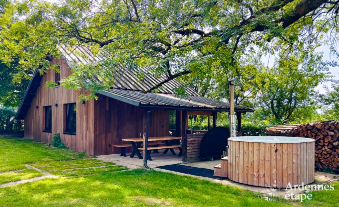 Comfortabel chalet in Vencimont voor 10 personen met moderne voorzieningen en priv�tuin in de Ardennen