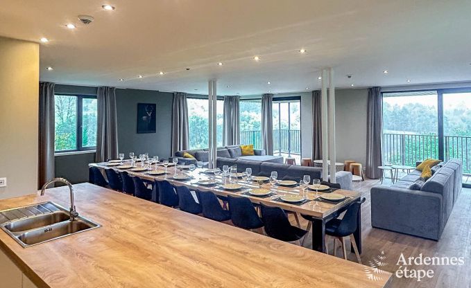 Ruime vakantiewoning in Vencimont voor 13 personen met 6 slaap- en badkamers en privtuin met trampoline en petanque