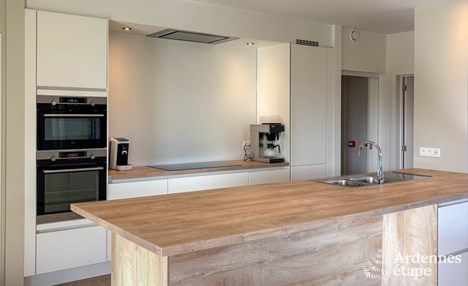 Ruime vakantiewoning in Vencimont voor 13 personen met 6 slaap- en badkamers en privtuin met trampoline en petanque