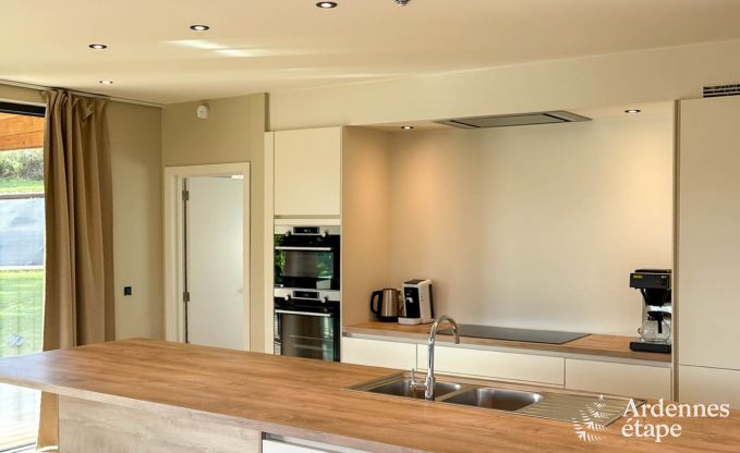 Ruime vakantiewoning in Vencimont voor 13 personen met 6 slaap- en badkamers en privtuin met trampoline en petanque