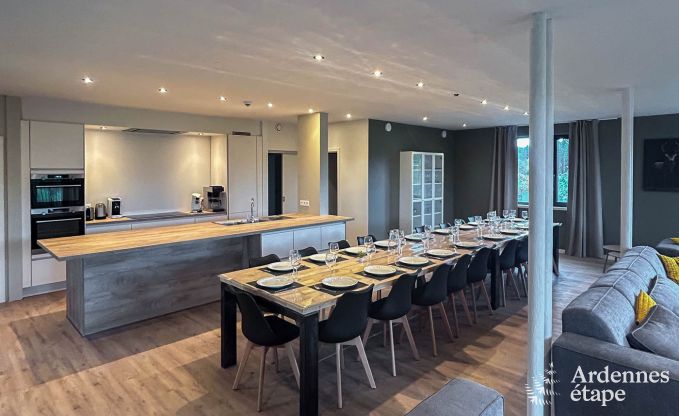 Ruime vakantiewoning in Vencimont voor 13 personen met 6 slaap- en badkamers en privtuin met trampoline en petanque