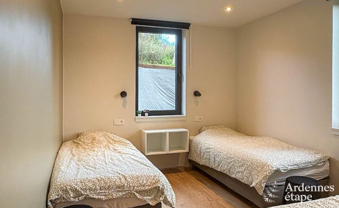 Ruime vakantiewoning voor 20 personen in Vencimont met 9 badkamers, sauna, infraroodcabine, speelruimte en priv�tuin in de Ardennen
