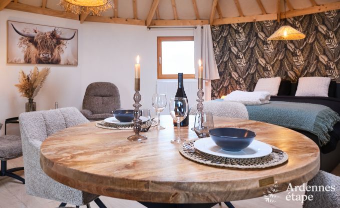 Origineel verblijf in een yurt in Vielsalm: omringd door weilanden, met tuin, opgemaakte bedden, 1 hond