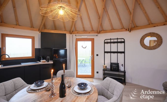 Origineel verblijf in een yurt in Vielsalm: omringd door weilanden, met tuin, opgemaakte bedden, 1 hond