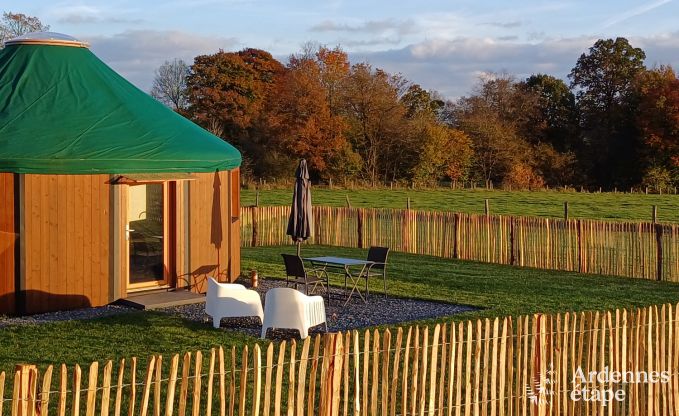 Origineel verblijf in een yurt in Vielsalm: omringd door weilanden, met tuin, opgemaakte bedden, 1 hond