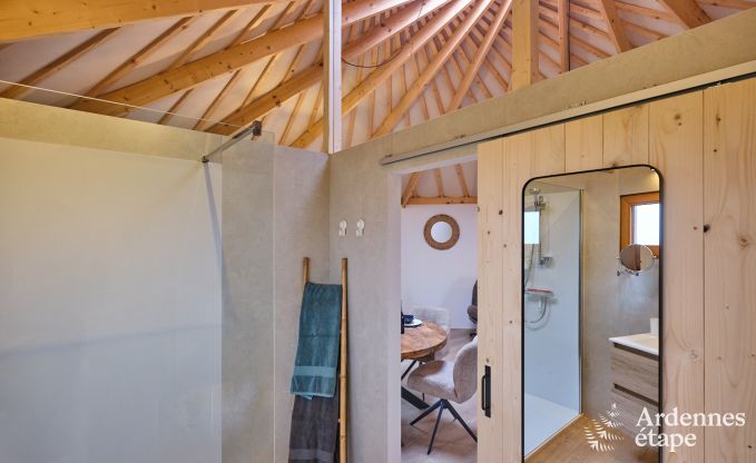 Origineel verblijf in een yurt in Vielsalm: omringd door weilanden, met tuin, opgemaakte bedden, 1 hond