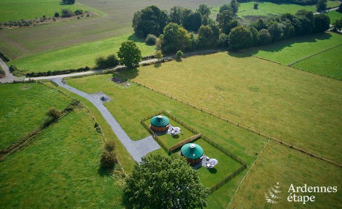 Origineel verblijf in een yurt in Vielsalm: omringd door weilanden, met tuin, opgemaakte bedden, 1 hond