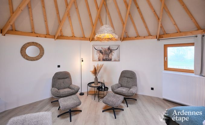 Origineel verblijf in een yurt in Vielsalm: omringd door weilanden, met tuin, opgemaakte bedden, 1 hond