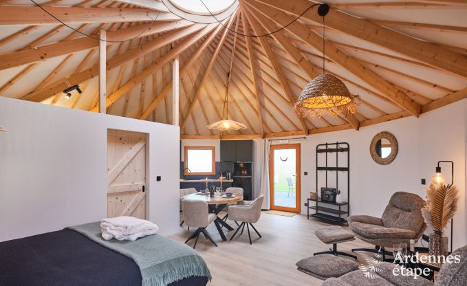 Origineel verblijf in een yurt in Vielsalm: omringd door weilanden, met tuin, opgemaakte bedden, 1 hond