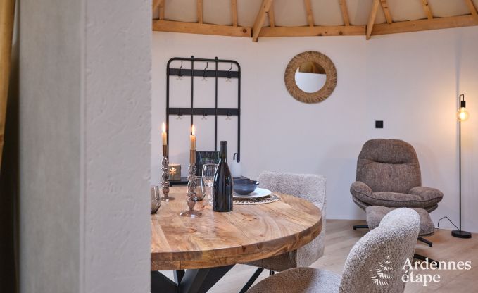 Origineel verblijf in een yurt in Vielsalm: omringd door weilanden, met tuin, opgemaakte bedden, 1 hond