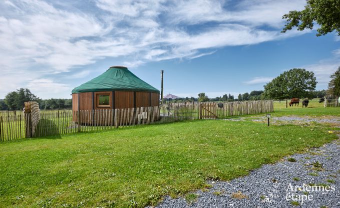 Origineel verblijf in een yurt in Vielsalm: omringd door weilanden, met tuin, opgemaakte bedden, 1 hond