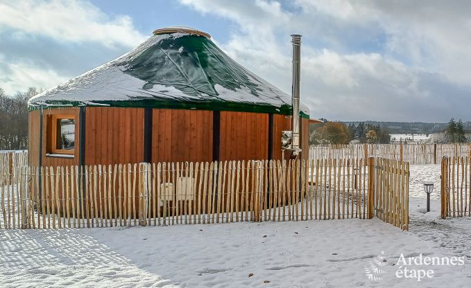 Origineel verblijf in een yurt in Vielsalm: omringd door weilanden, met tuin, opgemaakte bedden, 1 hond