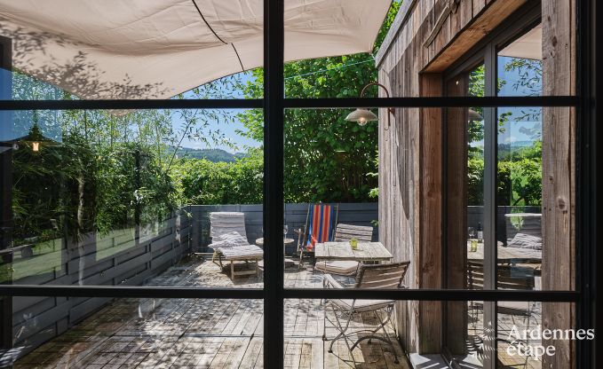 Romantische tiny house voor 2 personen met priv� jacuzzi, houtpelletkachel en tuin in Vielsalm, Ardennen