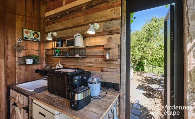 Romantische tiny house voor 2 personen met priv� jacuzzi, houtpelletkachel en tuin in Vielsalm, Ardennen