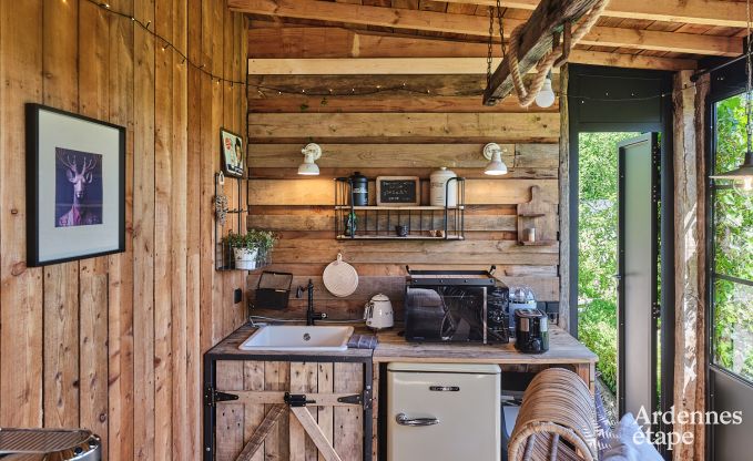 Romantische tiny house voor 2 personen met priv� jacuzzi, houtpelletkachel en tuin in Vielsalm, Ardennen