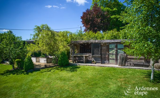 Romantische tiny house voor 2 personen met priv� jacuzzi, houtpelletkachel en tuin in Vielsalm, Ardennen