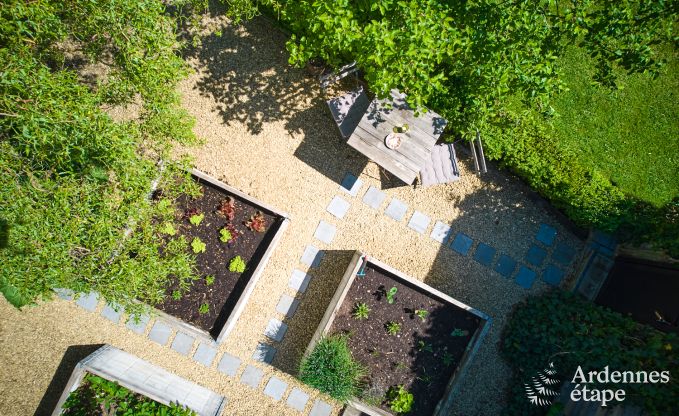 Romantische tiny house voor 2 personen met priv� jacuzzi, houtpelletkachel en tuin in Vielsalm, Ardennen