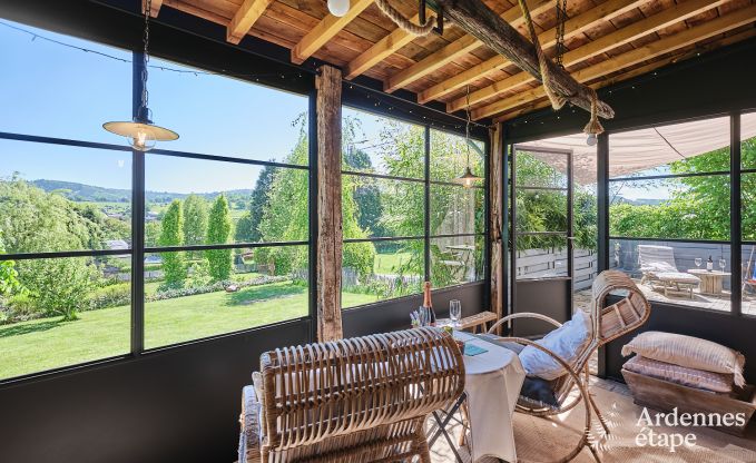 Romantische tiny house voor 2 personen met priv� jacuzzi, houtpelletkachel en tuin in Vielsalm, Ardennen