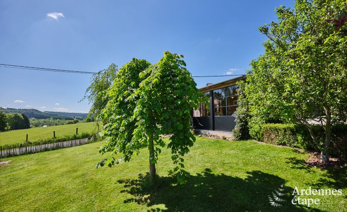 Romantische tiny house voor 2 personen met priv� jacuzzi, houtpelletkachel en tuin in Vielsalm, Ardennen