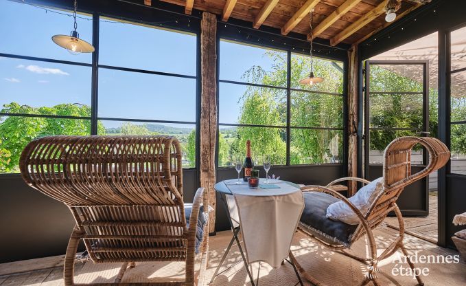 Romantische tiny house voor 2 personen met priv� jacuzzi, houtpelletkachel en tuin in Vielsalm, Ardennen