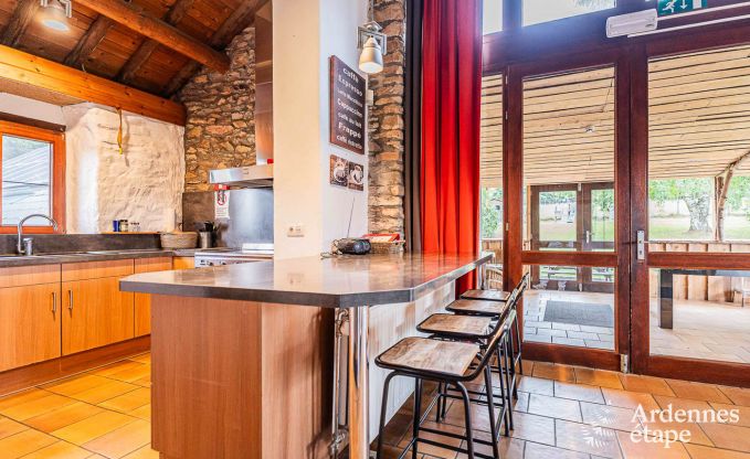 Luxe villa in Vielsalm voor 20 personen met 7 slaapkamers, binnenzwembad, sauna en privtuin