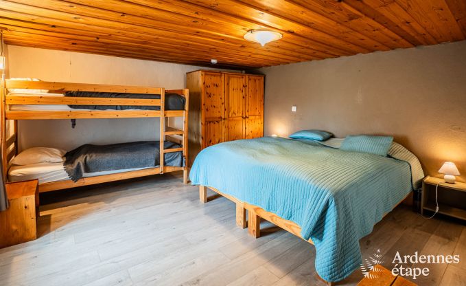 Luxe villa in Vielsalm voor 20 personen met 7 slaapkamers, binnenzwembad, sauna en privtuin