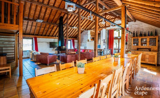 Luxe villa in Vielsalm voor 20 personen met 7 slaapkamers, binnenzwembad, sauna en privtuin