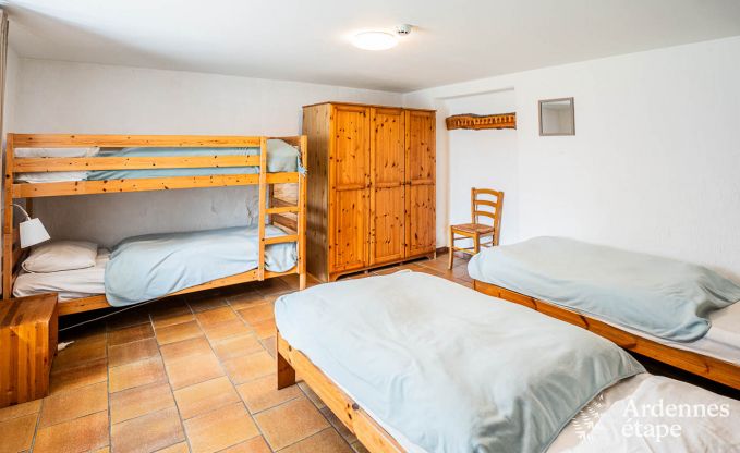 Luxe villa in Vielsalm voor 20 personen met 7 slaapkamers, binnenzwembad, sauna en privtuin