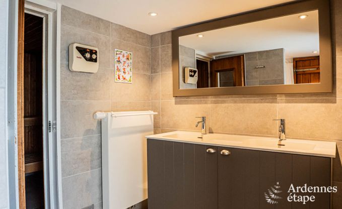 Luxe villa in Vielsalm voor 20 personen met 7 slaapkamers, binnenzwembad, sauna en privtuin