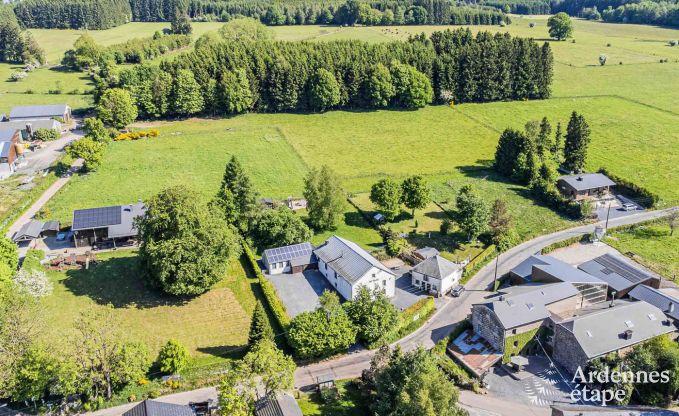 Luxe villa in Vielsalm voor 20 personen met 7 slaapkamers, binnenzwembad, sauna en priv�tuin