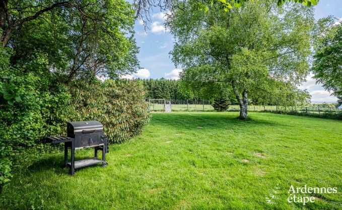 Luxe villa in Vielsalm voor 20 personen met 7 slaapkamers, binnenzwembad, sauna en priv�tuin